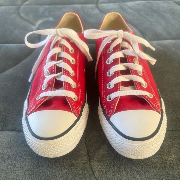 BRAND NEW - Converse Chuck Taylor All Star Canvas Low Top Sneaker, Red - Picture 2 of 5